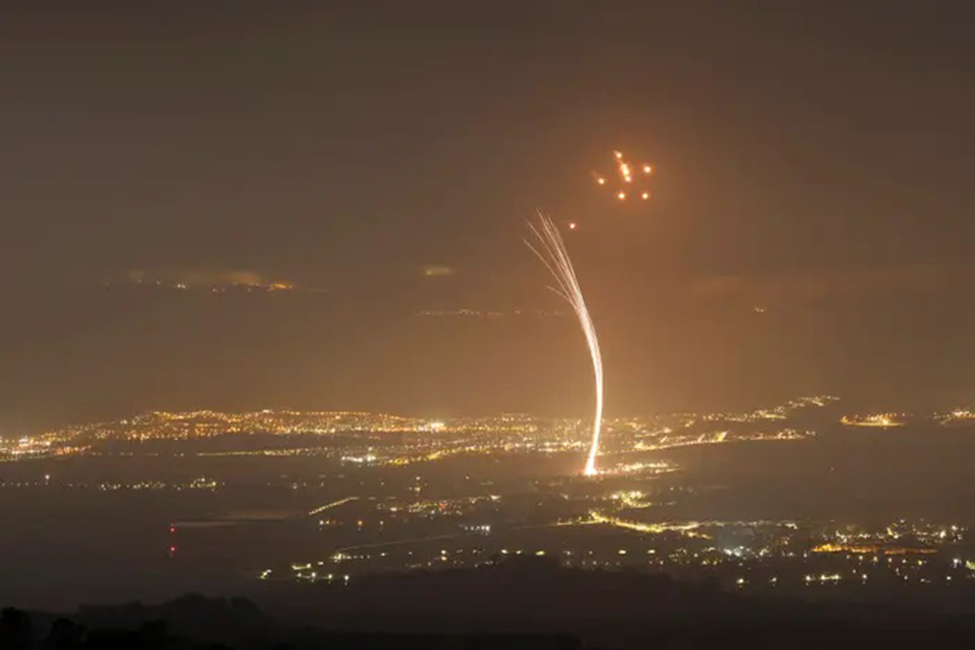 Ensarullah'tan Tel Aviv'e yönelik füze saldırısı