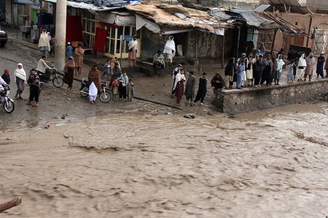 Afganistan'da sel ve heyelan felaketi: Ölü sayısı 110'a yükseldi