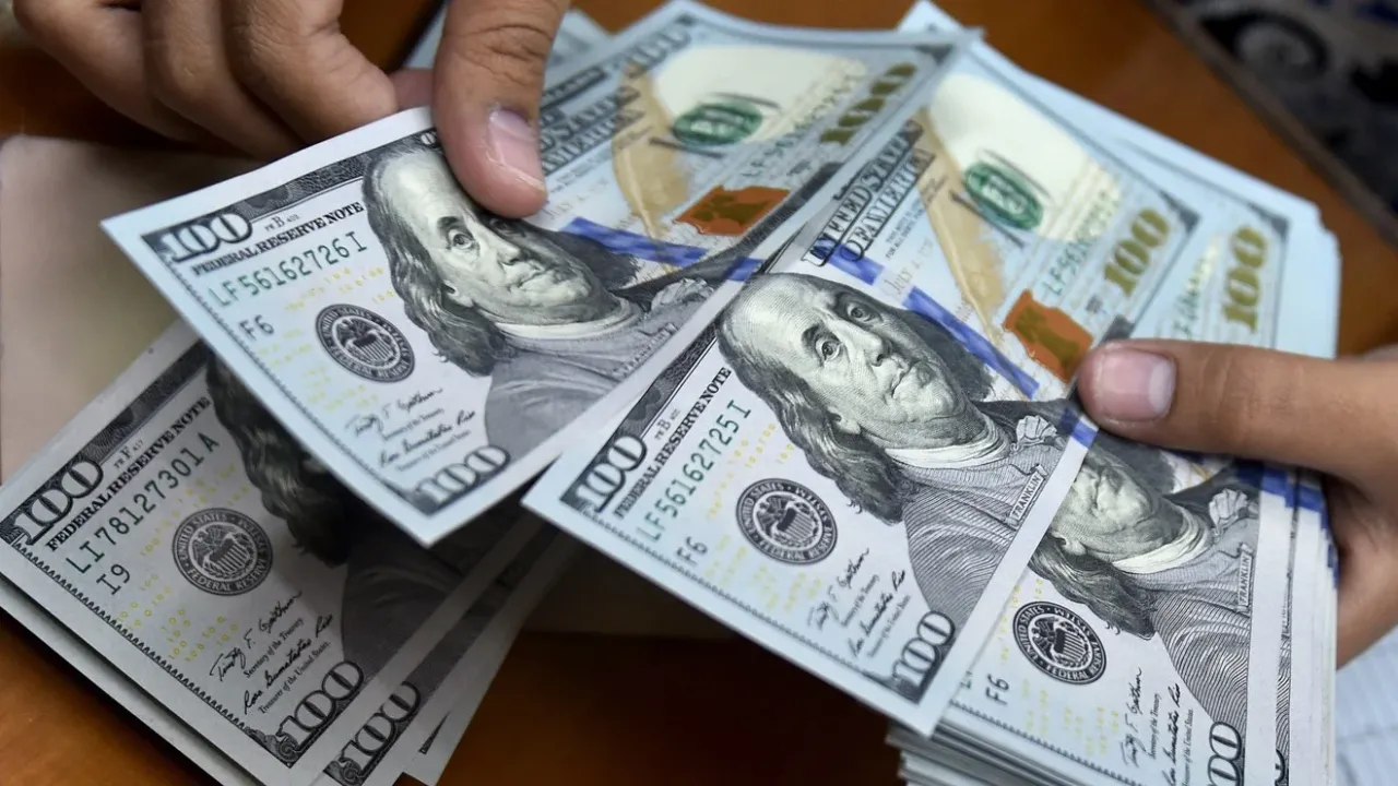 Dolar yükselişini sürdürüyor