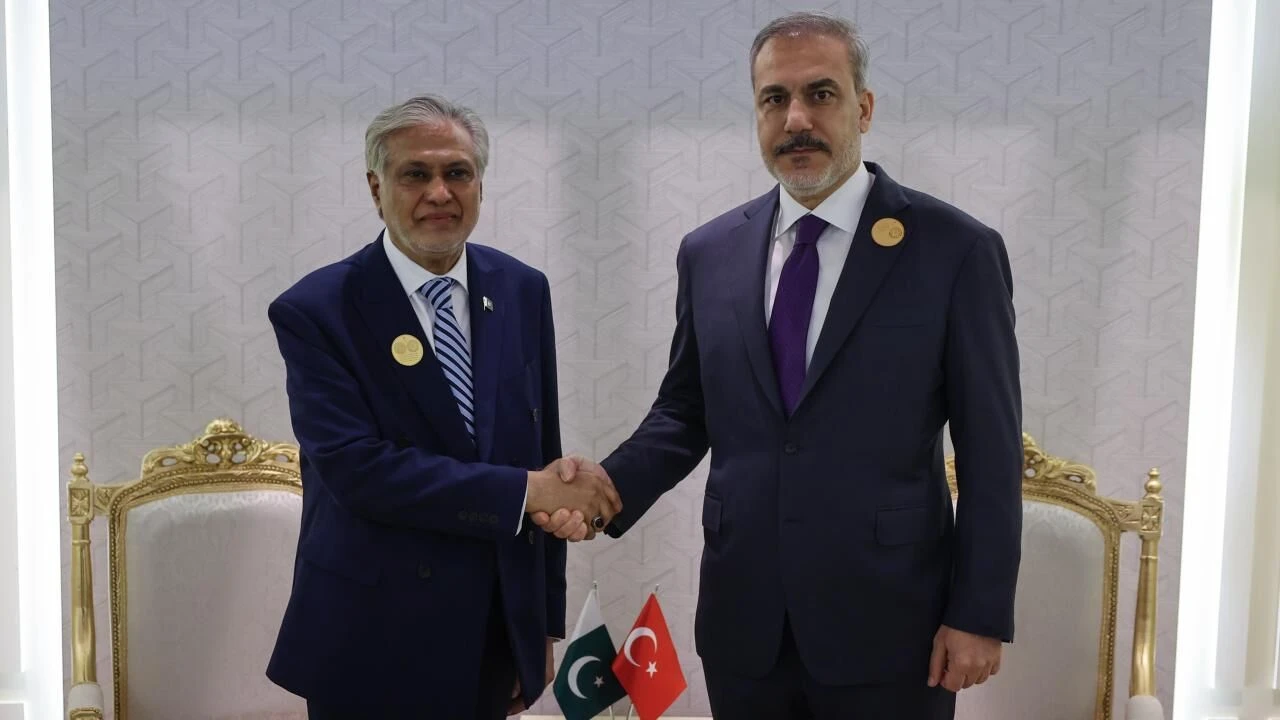 Bakan Fidan, Pakistanlı mevkidaşı ile ile ile görüştü