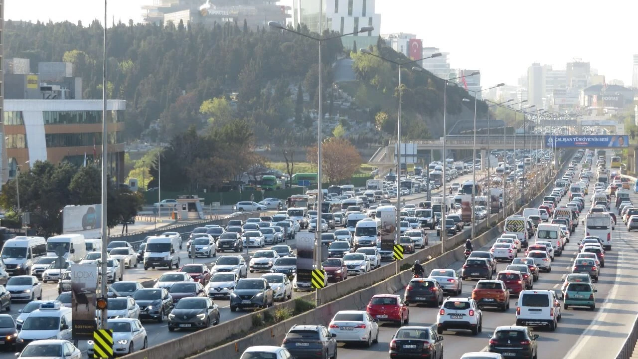 İstanbul'da trafik felç oldu