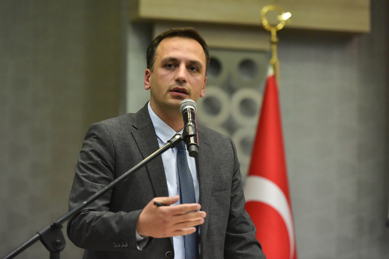 Bornova Belediye Başkanı Ömer Eşki gözaltına alındı İzmir Cumhuriyet Başsavcılığı harekete geçti: yetkisiz