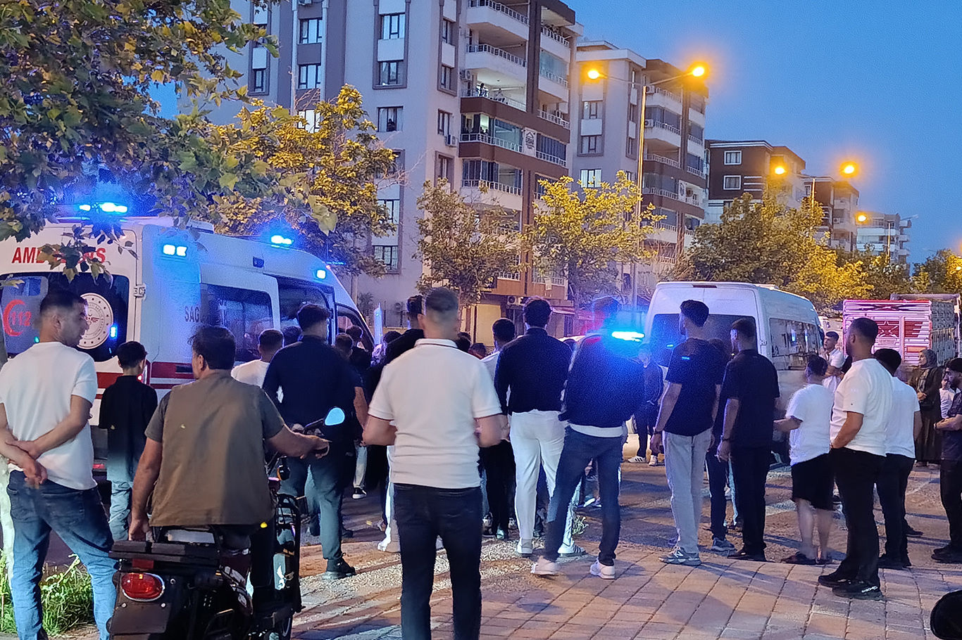 Diyarbakır'da bıçaklı kavga: 2 yaralı
