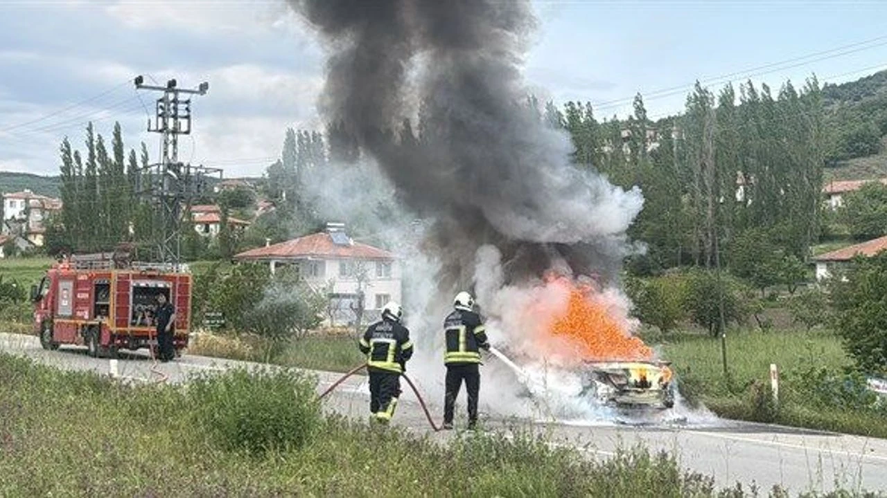 İki otomobil çarpıştı: 2 ölü