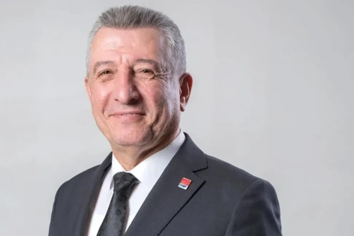 Rüşvet almakla suçlanan CHP'li belediye başkanı görevden uzaklaştırıldı