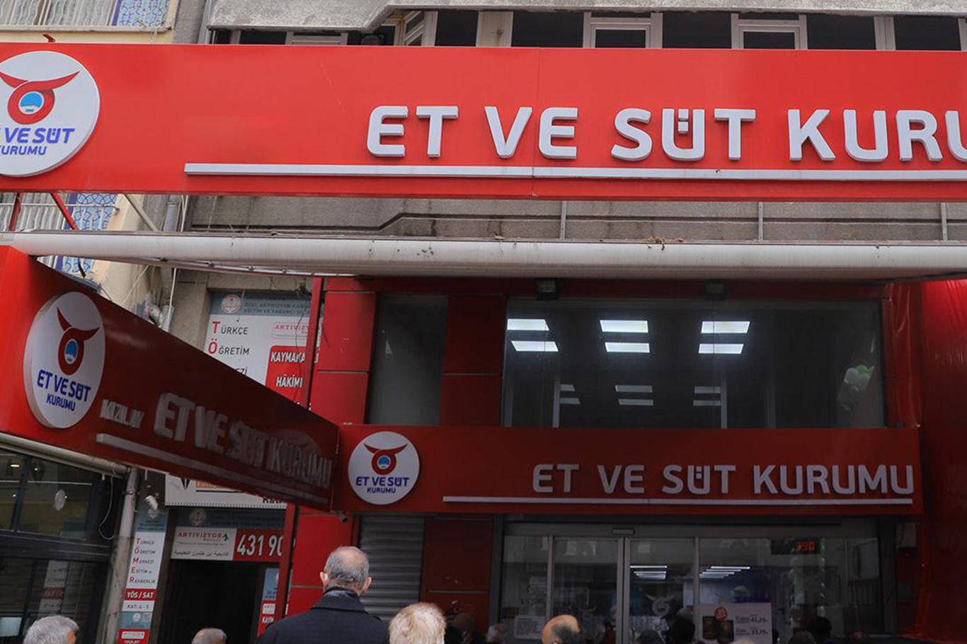 Satılamayan kurbanlıkları Et ve Süt Kurumu satın alacak