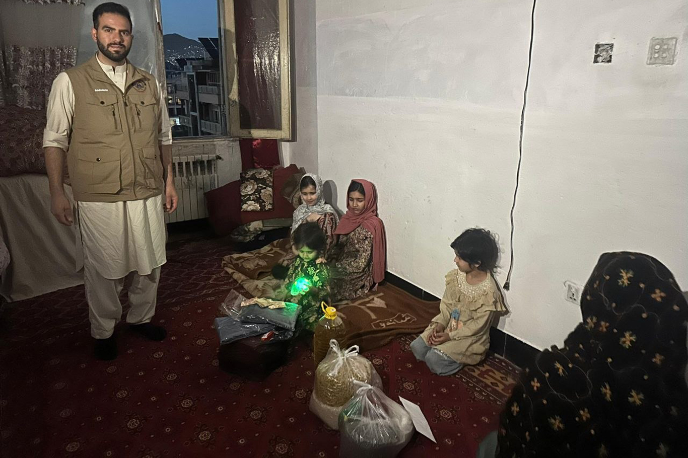Uluslararası yardım kuruluşları Afganistanlı yetimleri bayram gününde de yalnız bırakmadı