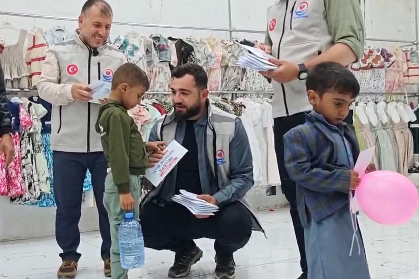 Yetimler Vakfı Yemenli yetimleri bayram günlerinde de unutmadı