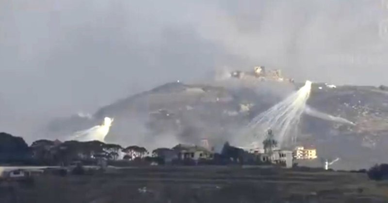 İşgal rejimi Lübnan'da sivil alanları fosfor bombasıyla vuruyor