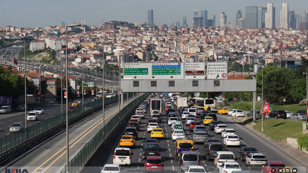 İstanbul'da bayram dönüş trafiği!