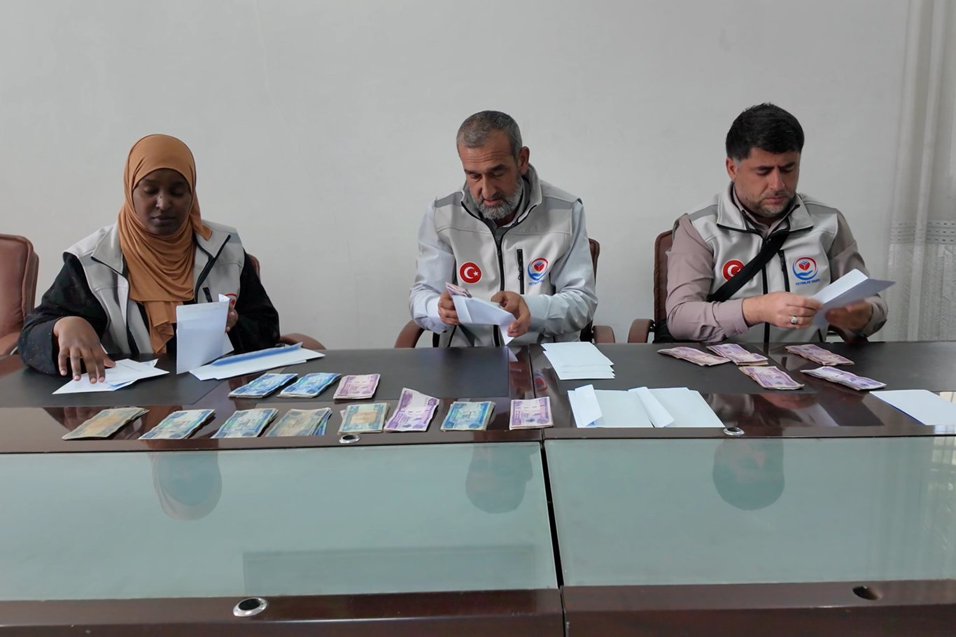 Yetimler Vakfı Etiyopya’da yetim aylığı dağıttı