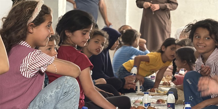 Fahite Sevim ablamız için Suriye'de yetimlere yemek dağıtıldı