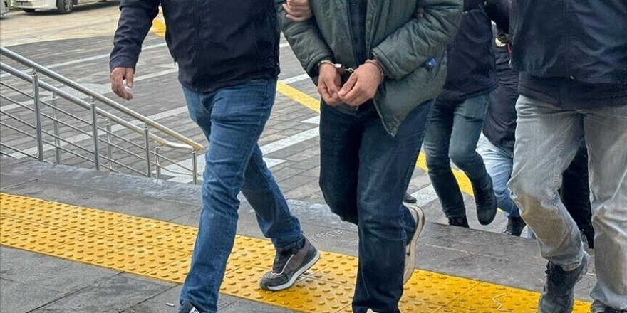 İstanbul merkezli 27 ildeki dolandırıcılık operasyonunda gözaltına alınan şüphelilerden 79'u tutuklandı