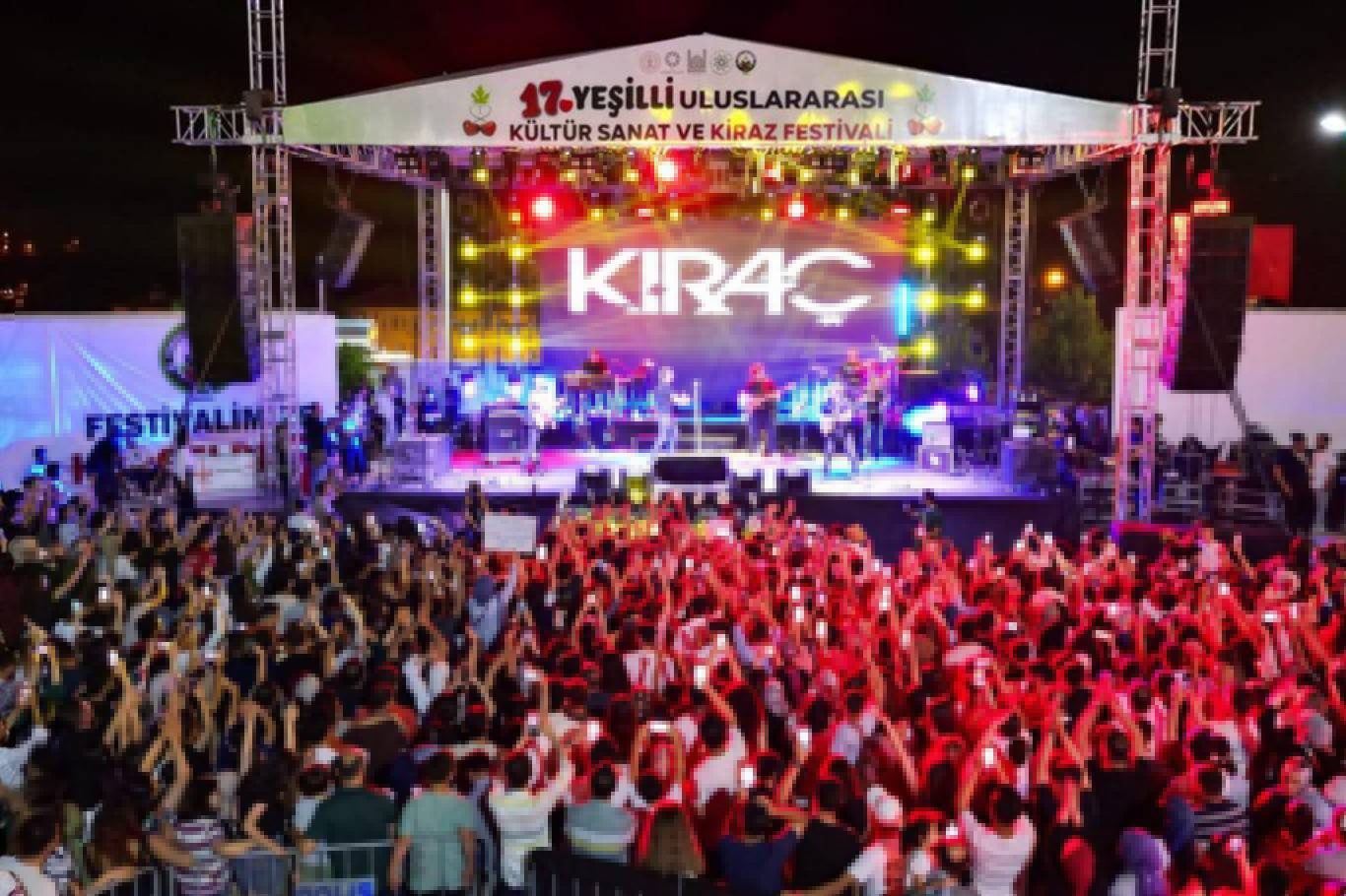Mardin'de belediyenin kaynaklarıyla gençliği ifsada sürükleyen "Kiraz Festivali"ne tepki