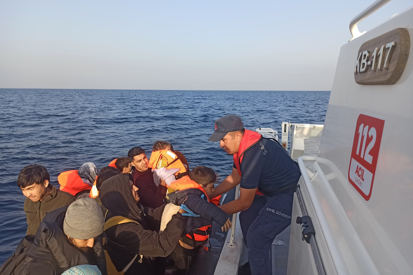 Aydın açıklarında 18 düzensiz göçmen yakalandı