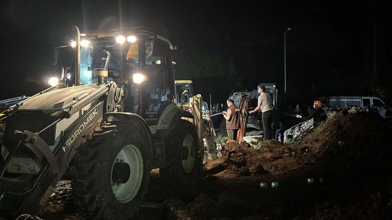 Kastamonu'da göçük altında kalan işçinin cenazesine ulaşıldı