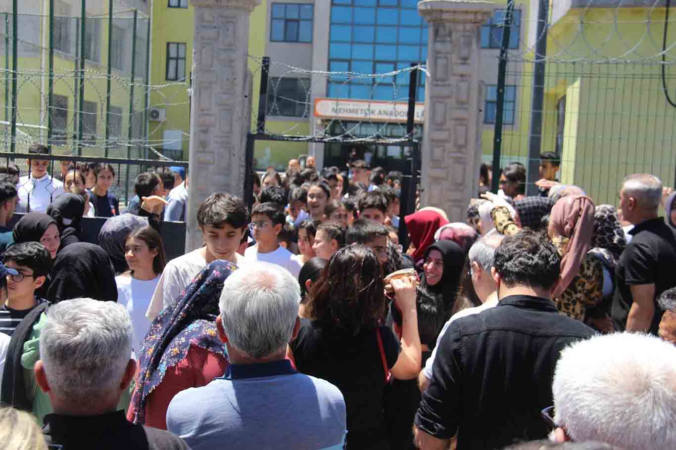 LGS sona erdi: 1 milyondan fazla öğrenci ter döktü