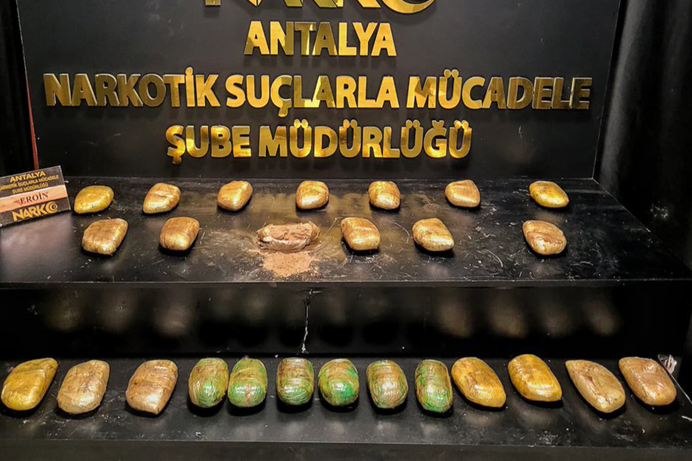 Antalya’da 14,1 kilogram eroin ele geçirildi: 3 kişi tutuklandı