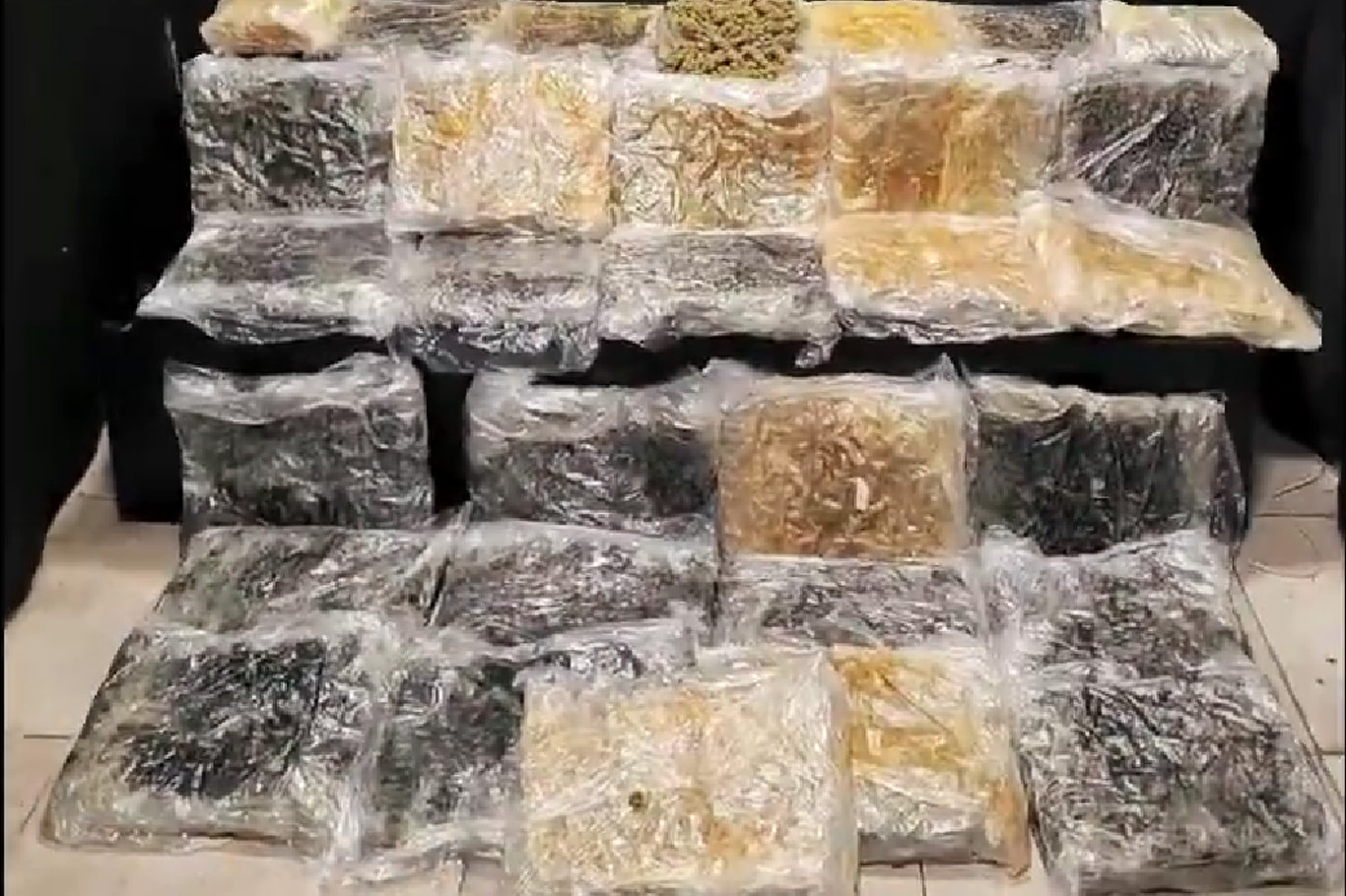 Antalya'da uyuşturucu operasyonu: 34 kilogram skunk ele geçirildi