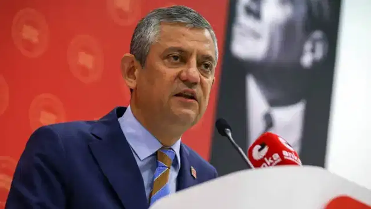 Özgür Özel'den yeni parti sinyali