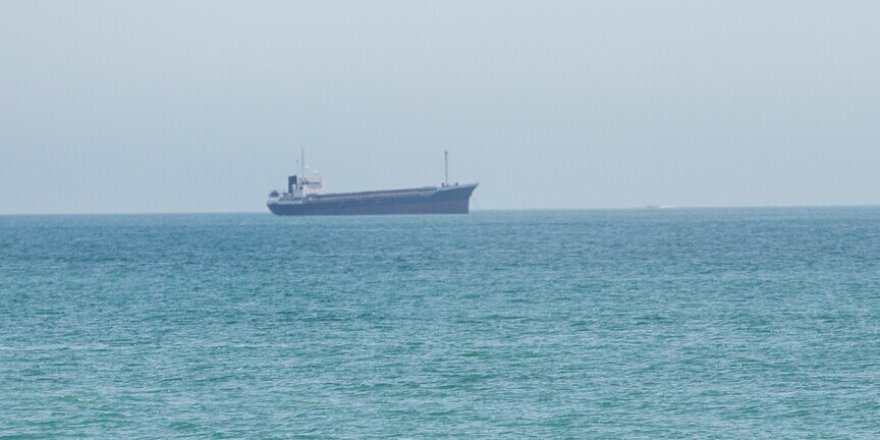 Son 24 saatte Hürmüz Boğazı'ndan 20 milyon varil petrol geçirildiğini söyledi