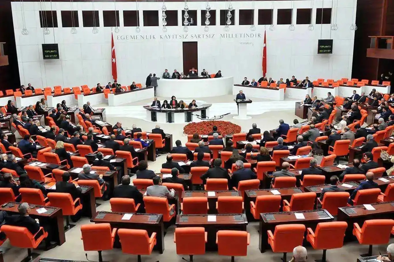 TBMM’de sandalye dağılımı yeniden şekillendi