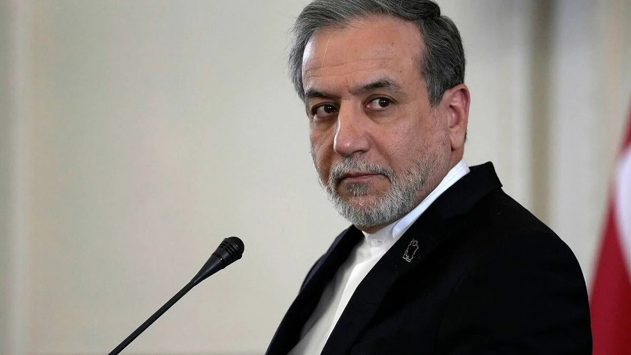 Arakçi'den ABD'ye: Hürmüz'e müdahale açılışını geciktirir