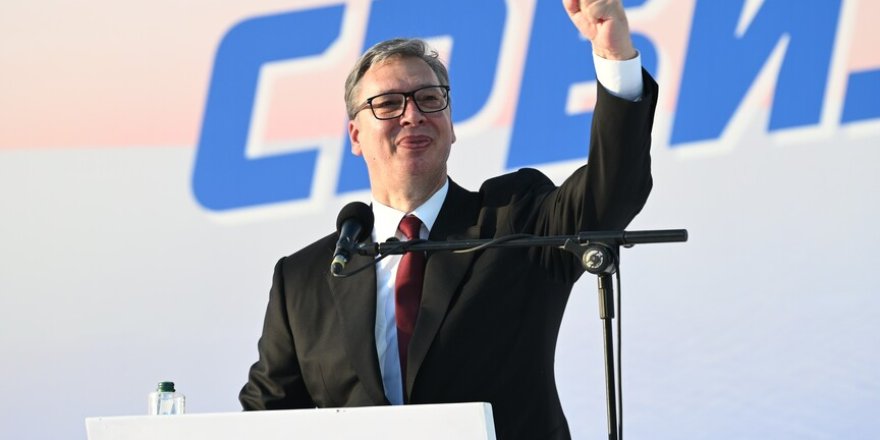 Sırbistan Cumhurbaşkanı Vucic, istifa edeceğini duyurdu