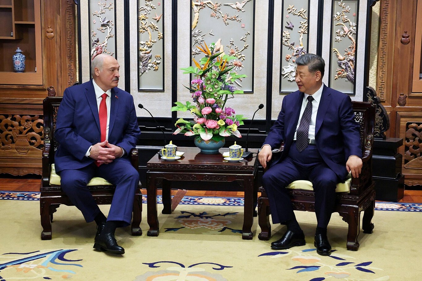 Lukaşenko, Xi Jinping ile görüştü