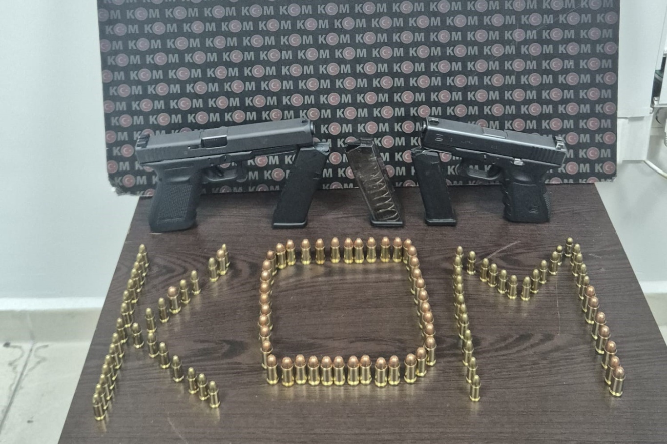 Kocaeli'de ruhsatsız silah ve change araç operasyonu: 1 gözaltı