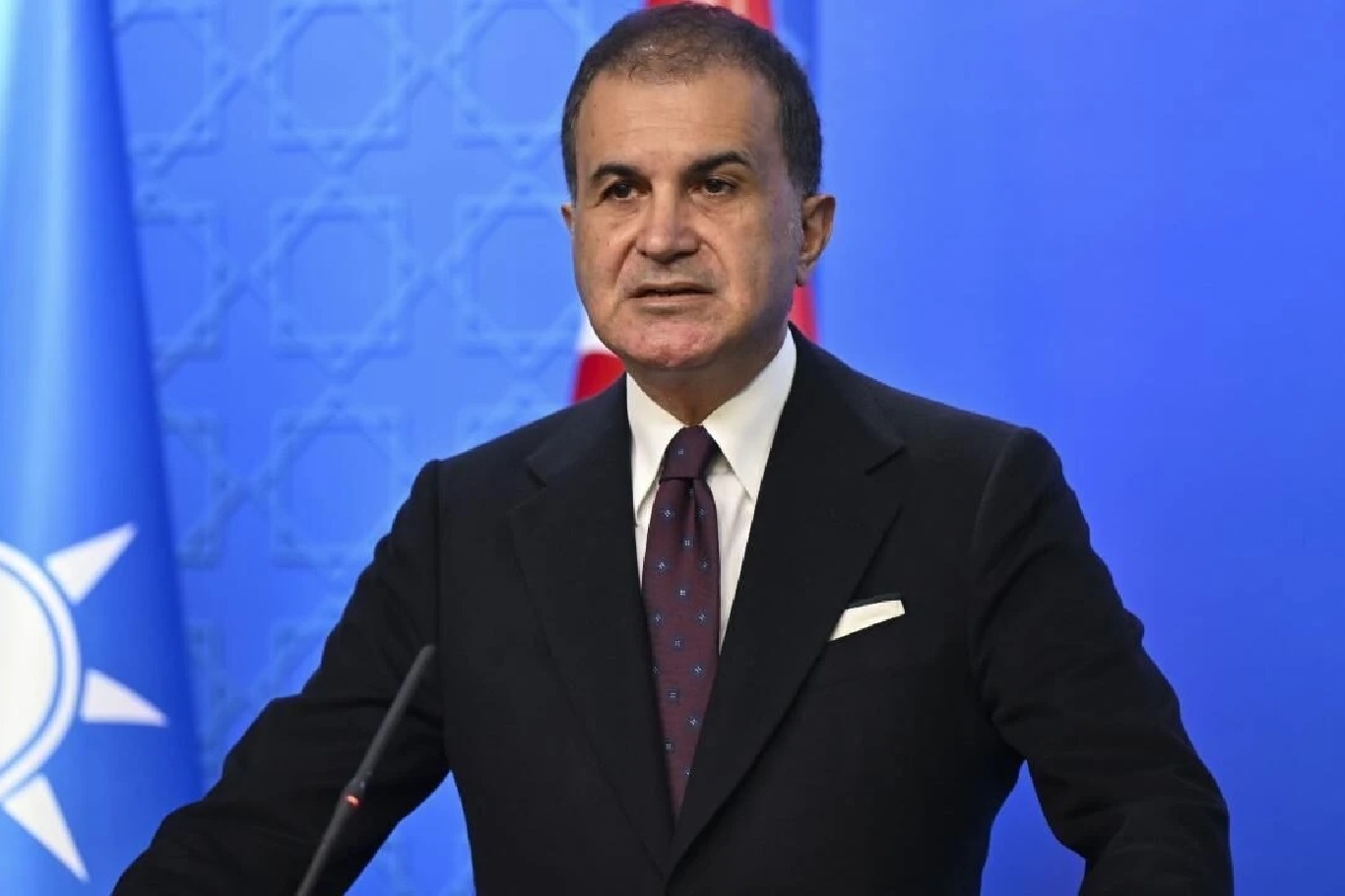 AK Parti Sözcüsü Çelik'ten ayet yazılı pankartın kapatılmasına tepki