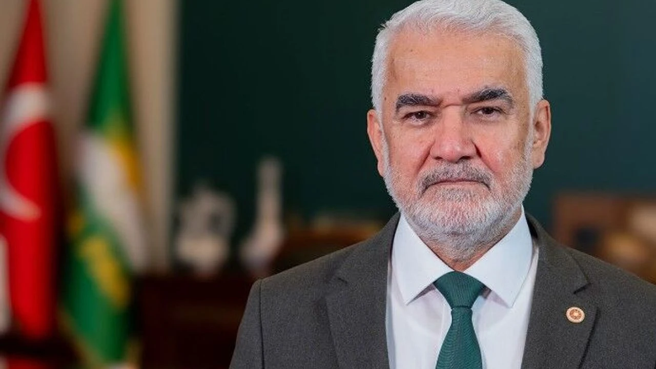HÜDA PAR Genel Başkanı Yapıcıoğlu'ndan mezuniyet törenindeki ayet hazımsızlığına tepki!