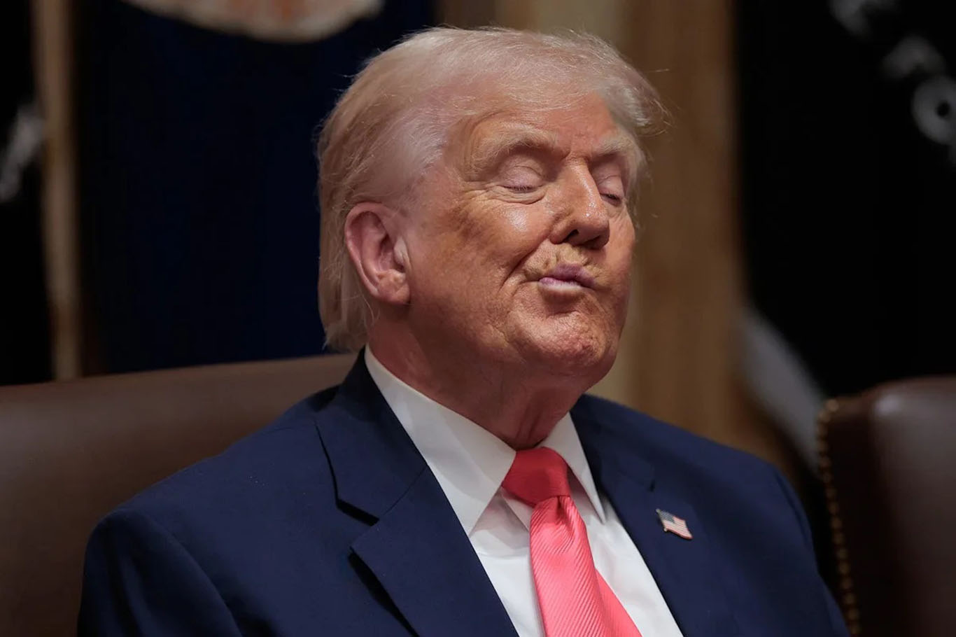 Trump’a 5,8 milyon dolar tazminat ödeme kararı