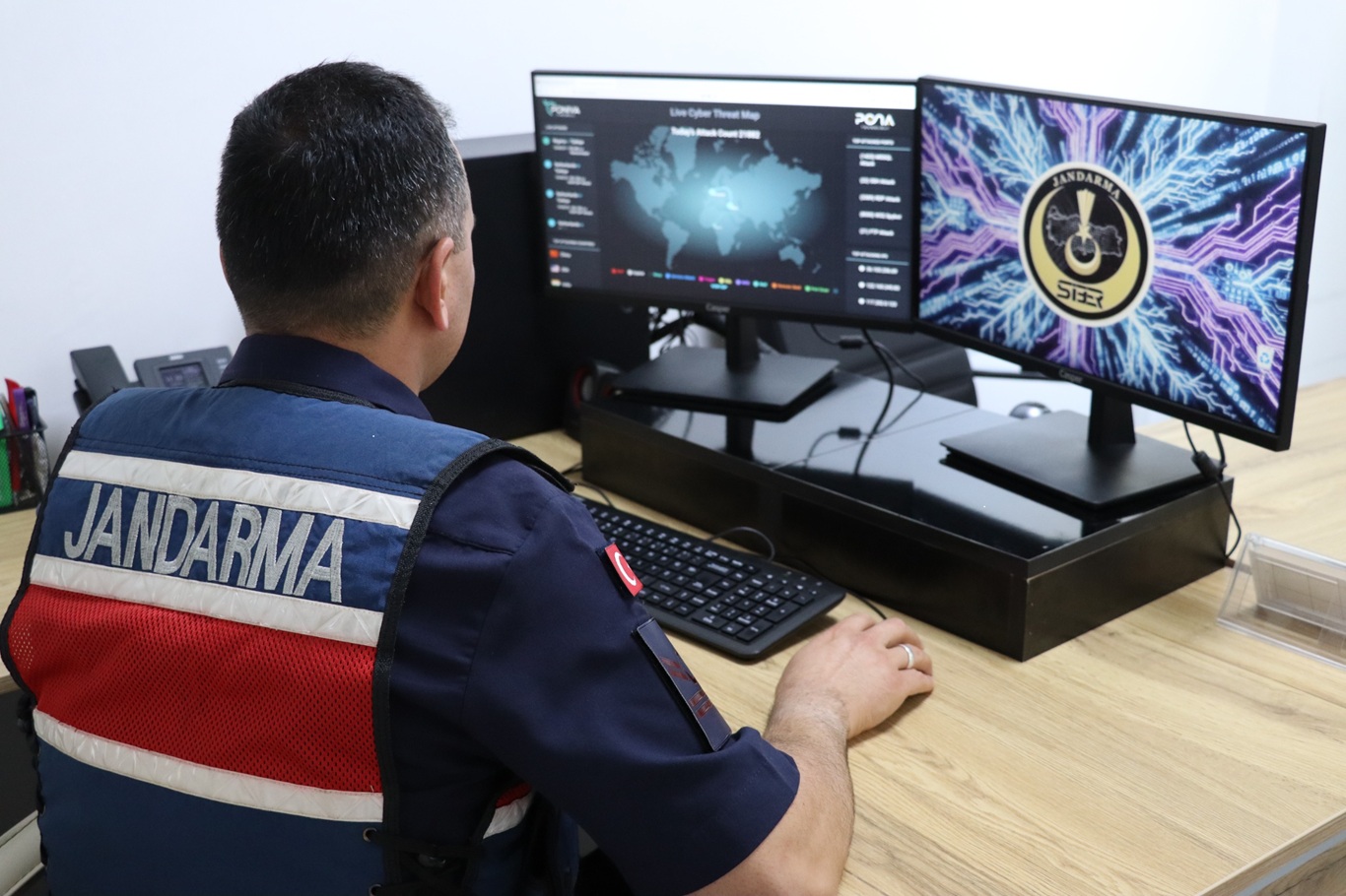 Gaziantep'te siber dolandırıcılık operasyonu: 13 şüpheli tutuklandı