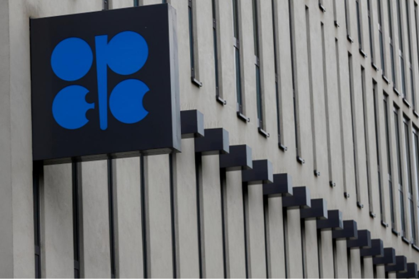 OPEC, 2026 yılı için petrol talebi tahminlerini düşürdü