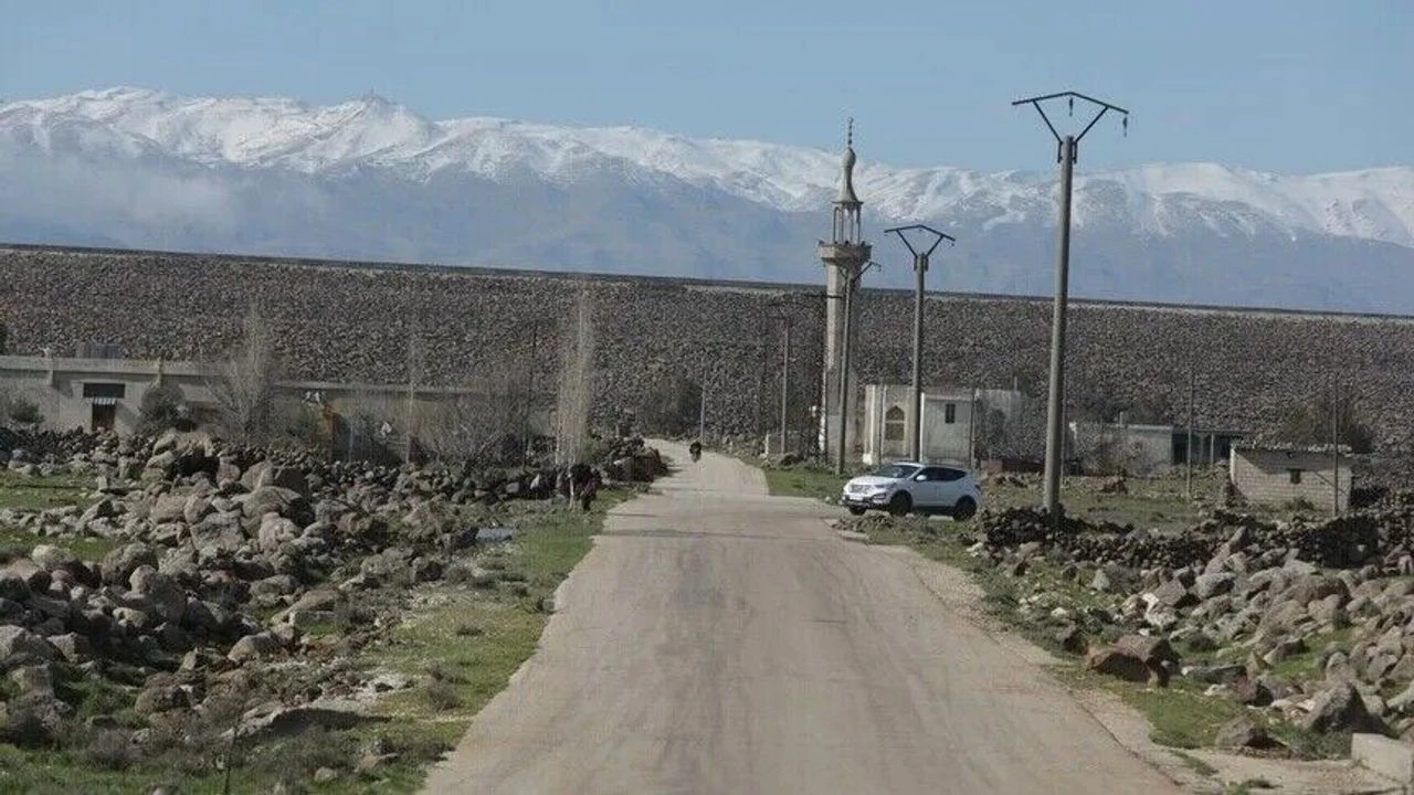 Siyonistler işgal altındaki Golan Tepeleri’nden Suriye’ye geçti