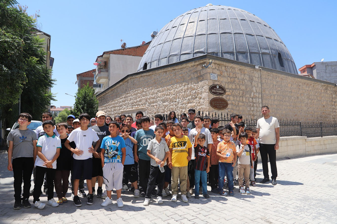 Öğrenciler Battalgazi'nin tarihi mekânlarını ziyaret etti