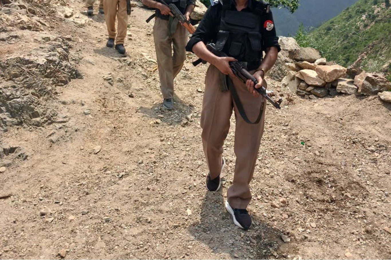 Pakistan'da polis noktasına saldırı: 9 ölü 28 yaralı